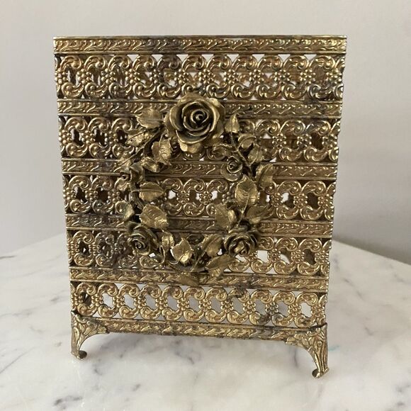 Vintage Hollywood Regency Gold Matson Filigree Tissue Box Holder Floral Wreath - Picture 1 of 5